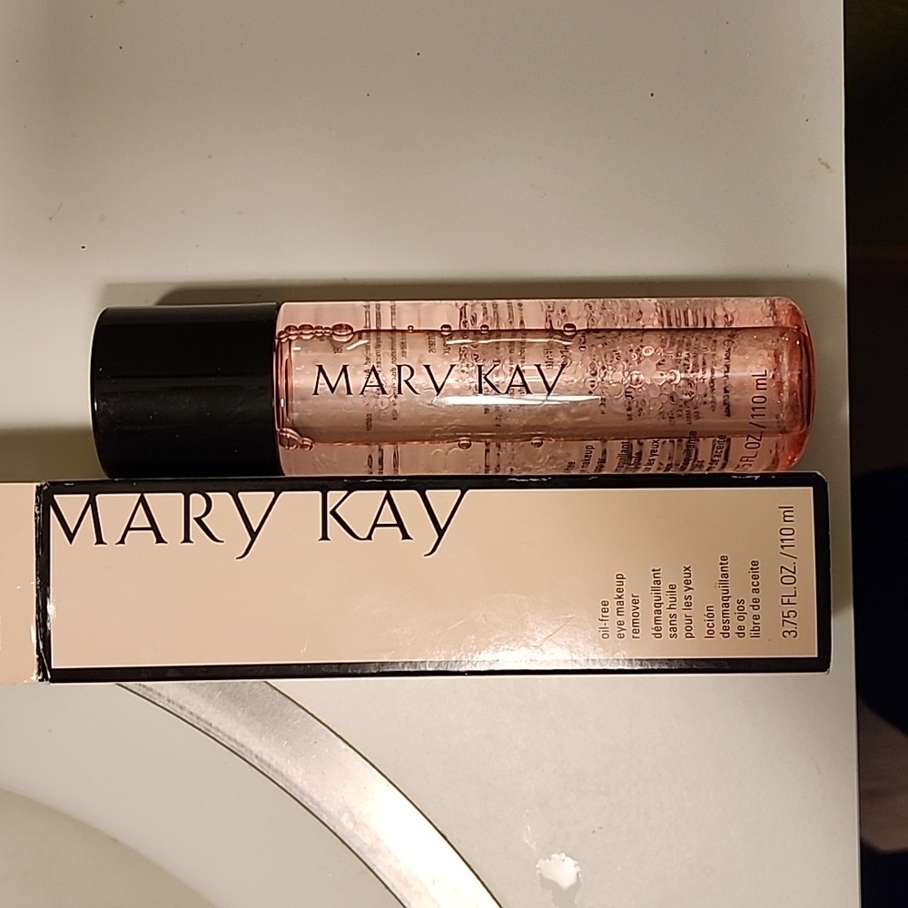 Mary Kay oil-free makeup remover New in box 3.75 fl oz